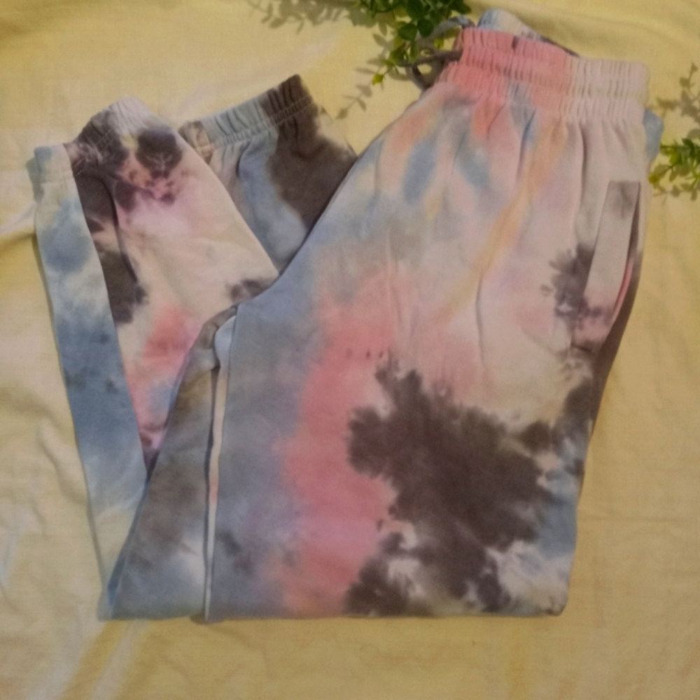 Boys tie die joggers